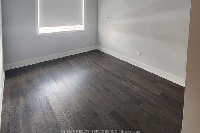 29125849/726-rouncey-road/emerald-meadowstrailwest/ottawa/ontario/K2S1B6_22