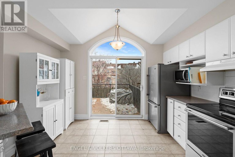 29142168/526-meadowbreeze-drive/emerald-meadowstrailwest/ottawa/ontario/K2M2T4_12