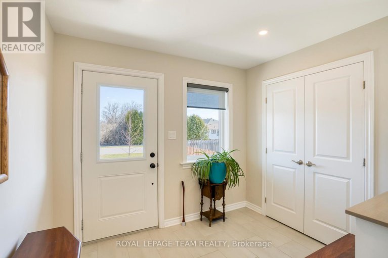 28222436/301-napier-court-nw/almonte/mississippi-mills/ontario/K0A1A0_4
