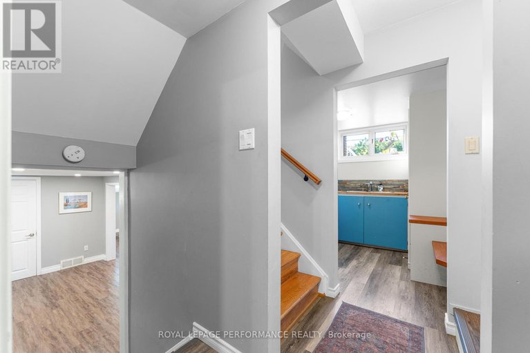 28878550/1044-cromwell-drive/riverside-park/ottawa/ontario/K1V6K5_26
