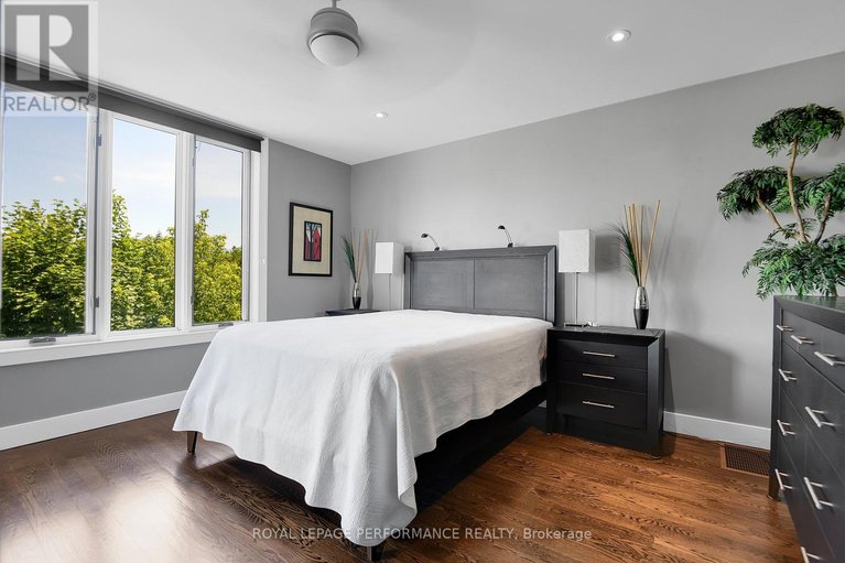28723309/805-kingsmere-avenue/mckellar-heightsglabar-park/ottawa/ontario/K2A3J8_31
