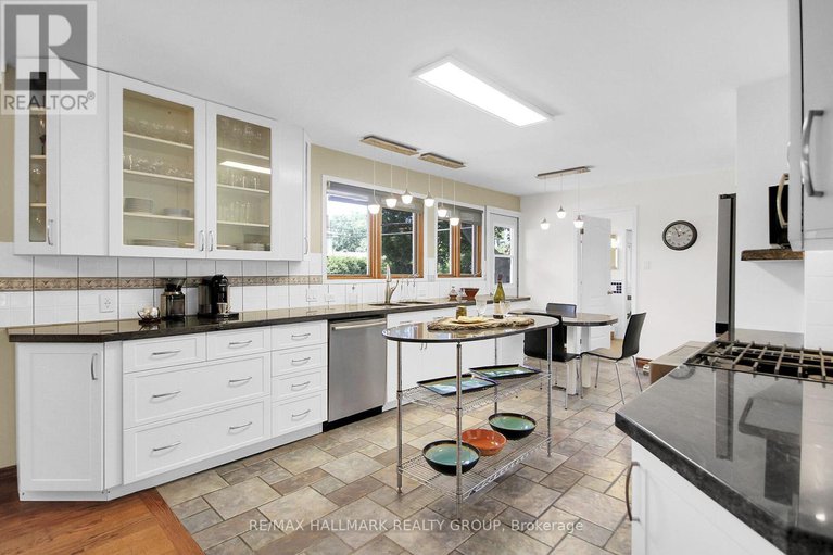 28389488/27-savuto-way/meadowlandscrestview/ottawa/ontario/K2G2S9_14