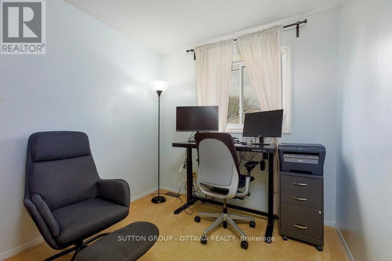 28553457/1951-greenvale-lane/chateauneuf/ottawa/ontario/K1C6E2_24