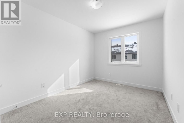 29337929/27-moosonee-crescent/riverside-southgloucester-glen/ottawa/ontario/K4M0L9_31