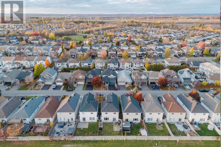 29074509/318-rustic-hills-crescent/springridgeeast-village/ottawa/ontario/K4A5A8_45