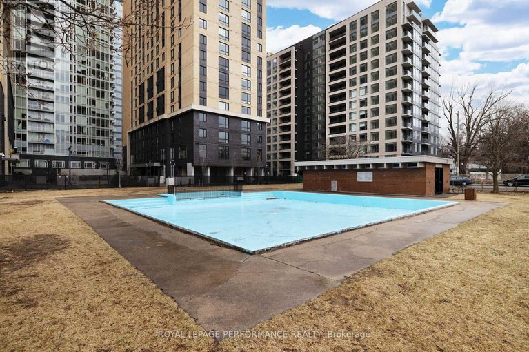 29665093/1118-105-champagne-avenue-s/west-centre-town/ottawa/ontario/K1S5E5_32