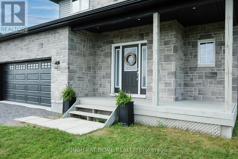 28657224/219-owen-lucas-street/mcnabbraeside-twps/mcnabbraeside/ontario/K7S3G8_24