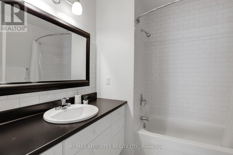 28820218/2347-briar-hill-drive/urbandale-acres/ottawa/ontario/K1H7A7_29