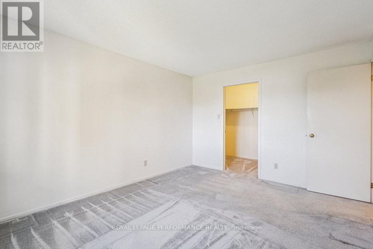 29052413/205-266-lorry-greenberg-drive/hunt-club-parkgreenboro/ottawa/ontario/K1T3J9_12