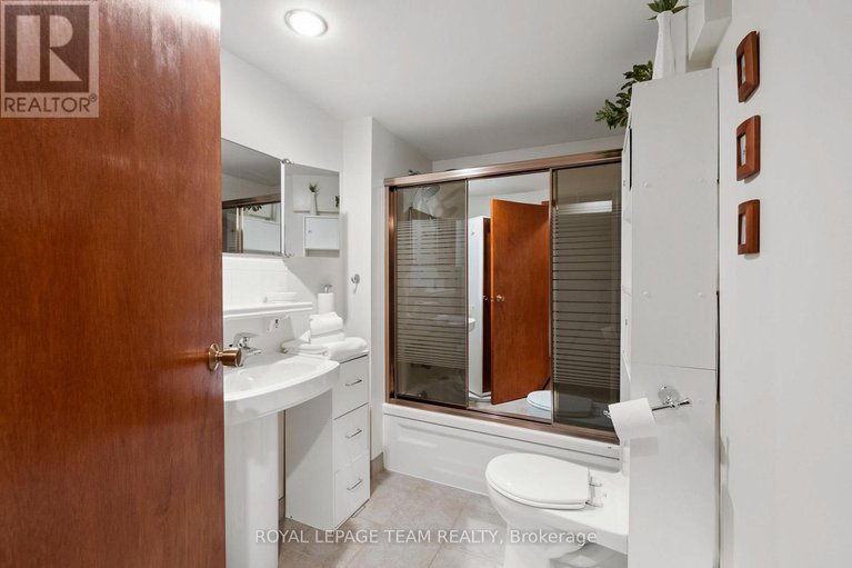 28883256/22-pellan-crescent/beaverbrook/ottawa/ontario/K2K1J5_28