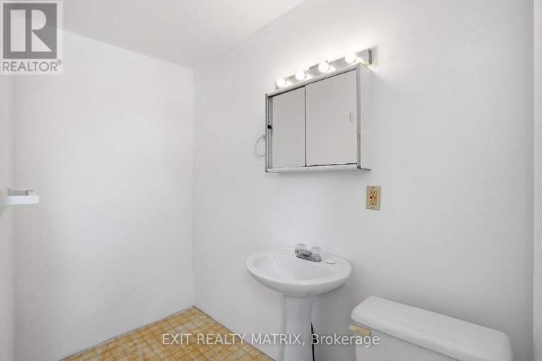 29474122/21888-laggan-glenelg-road/north-glengarry-lochiel-twp/north-glengarry/ontario/K0B1E0_22