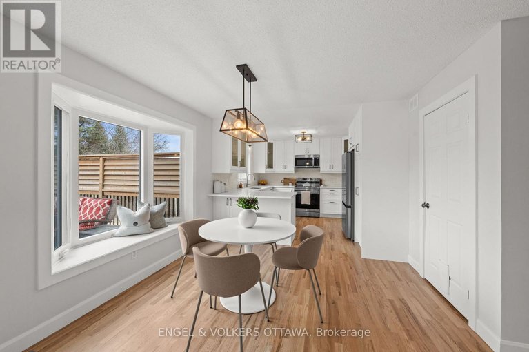 29593963/129-corvinelli-crescent/village-of-russell/russell/ontario/K4R1G4_5