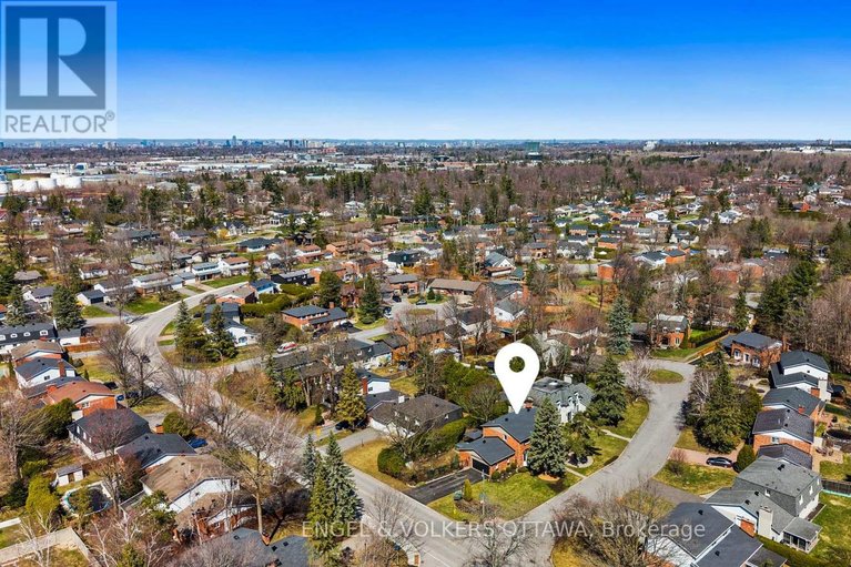 29645415/1-erinlea-court/pineglencountry-place/ottawa/ontario/K2E7C8_40