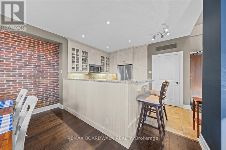 29332686/ph804-320-mcleod-street/ottawa-centre/ottawa/ontario/K2P1A3_5