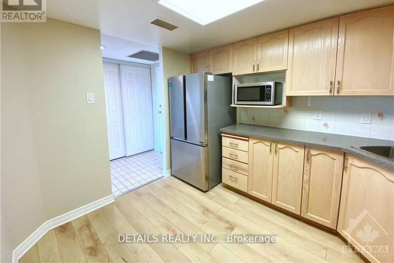 28248891/709-100-grant-carman-drive-w/borden-farmstewart-farmcarleton-heightsparkwood-hills/ottawa/ontario/K2E8B8_16
