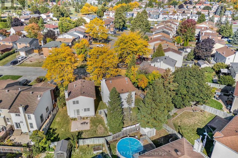 28956681/1454-deavy-way/bilberry-creekqueenswood-heights/ottawa/ontario/K1E2W8_36