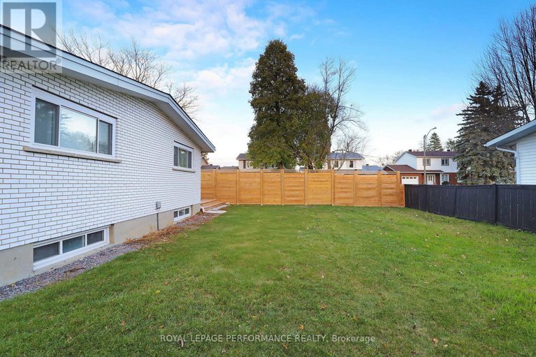 29123803/2320-nerta-street/hawthorne-meadows/ottawa/ontario/K1G1E5_42