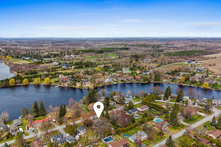 29662384/1081-boucher-crescent/manotick-south-to-roger-stevens/ottawa/ontario/K4M1B3_48