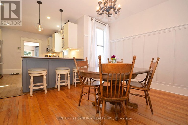 28811238/47-roslyn-avenue/old-ottawa-south/ottawa/ontario/K1S4W2_14