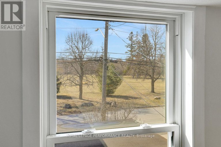 29581422/1141-north-river-road/overbrook/ottawa/ontario/K1K3W4_24