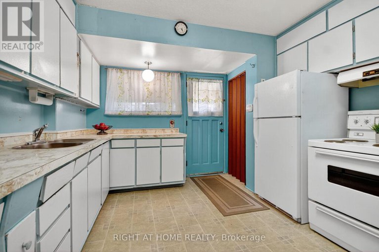 28954336/6-higwood-drive/borden-farmstewart-farmcarleton-heightsparkwood-hills/ottawa/ontario/K2E5K7_15