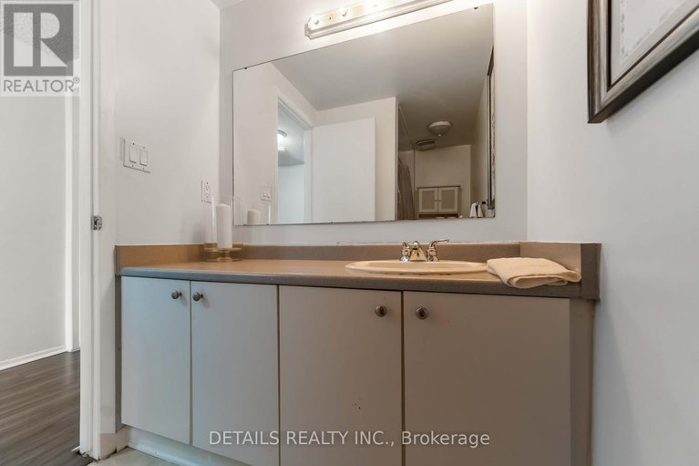 28770609/70-43-stokes-crescent/glencairnhazeldean/ottawa/ontario/K2L2Z5_20