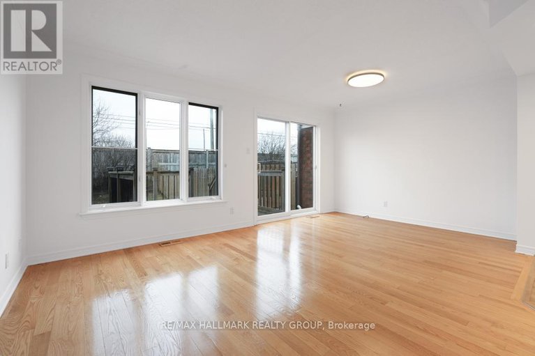 28226877/97-forestglade-crescent/hunt-club-park/ottawa/ontario/K1G6A6_6
