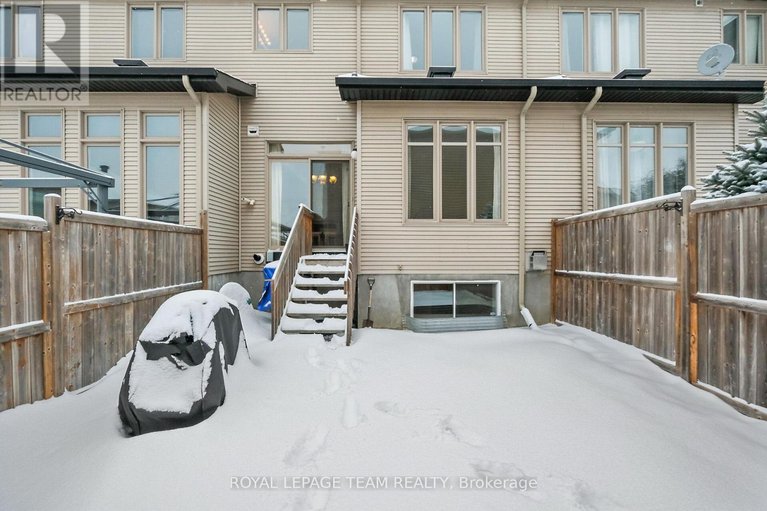 29255822/211-butterfly-walk/mer-bleuebradley-estatesanderson-park/ottawa/ontario/K1W0G6_39