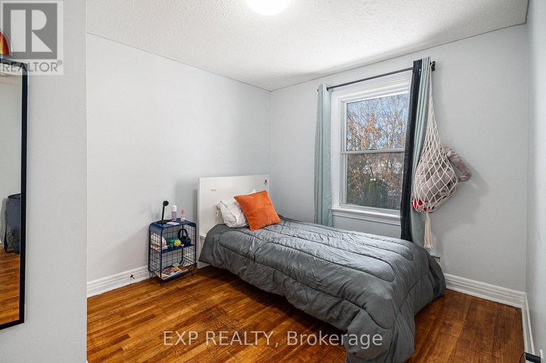 29113724/329-donald-street/overbrookcastle-heights/ottawa/ontario/K1K1M4_11