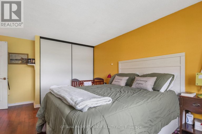 29566266/1f-banner-road/sheahan-estatestrend-village/ottawa/ontario/K2H8T3_16