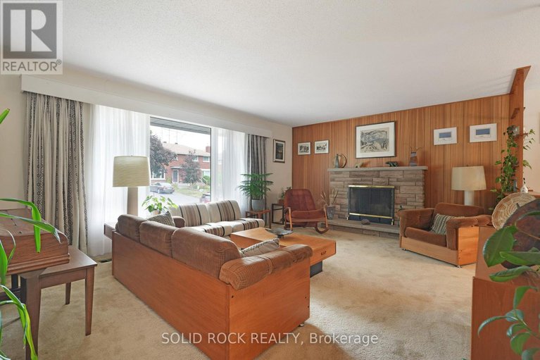 28902933/1034-riddell-avenue-s/braemar-park/ottawa/ontario/K2C2J7_2