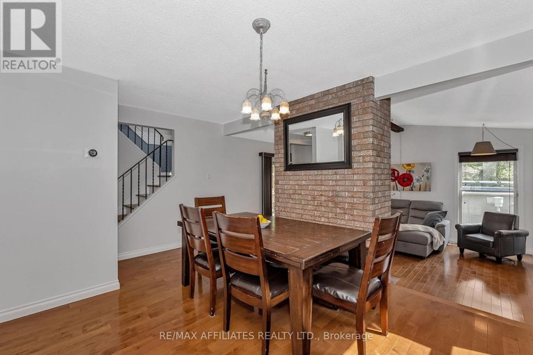 28429396/1138-ste-agathe-park/convent-glen-north/ottawa/ontario/K1C2B5_11