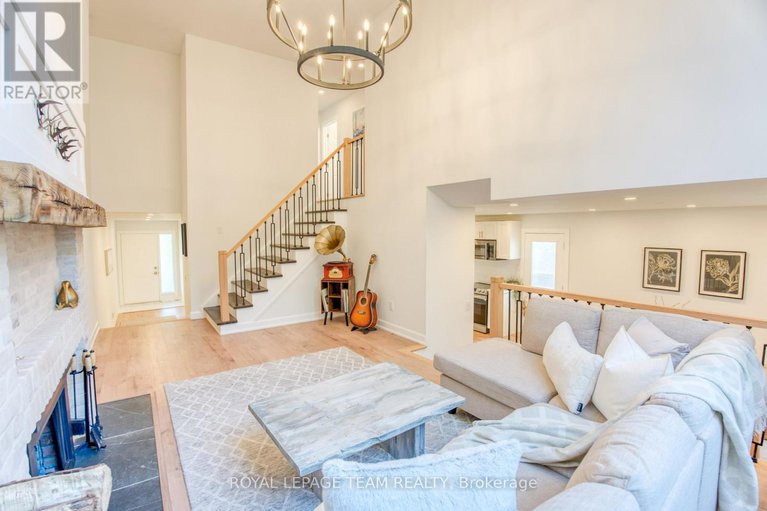 28847948/21-equestrian-drive/bridlewood/ottawa/ontario/K2M1B8_12