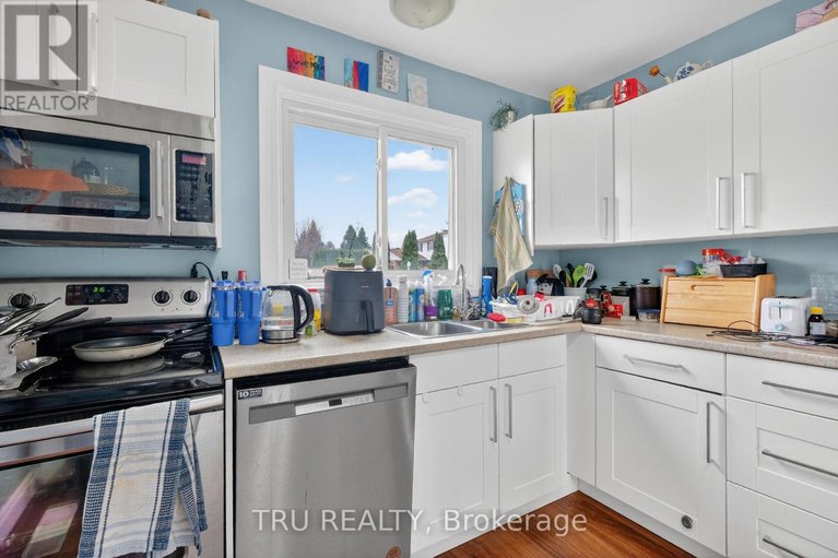 29689046/369-mockingbird-drive/chatelaine-village/ottawa/ontario/K1E2A6_14