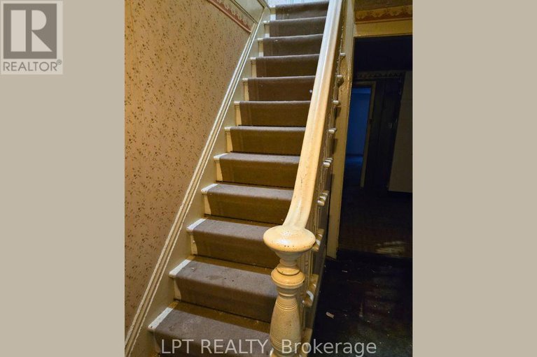 29487326/47-victoria-street/arnprior/arnprior/ontario/K7S1T2_8