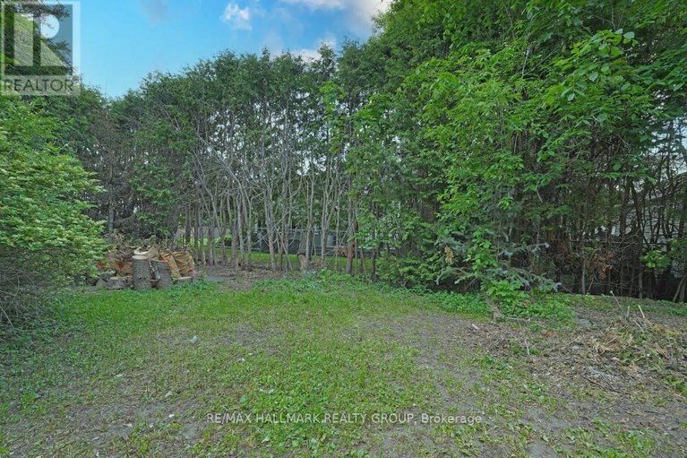 28388961/24-erin-crescent/hunt-club/ottawa/ontario/K1V9Z2_20