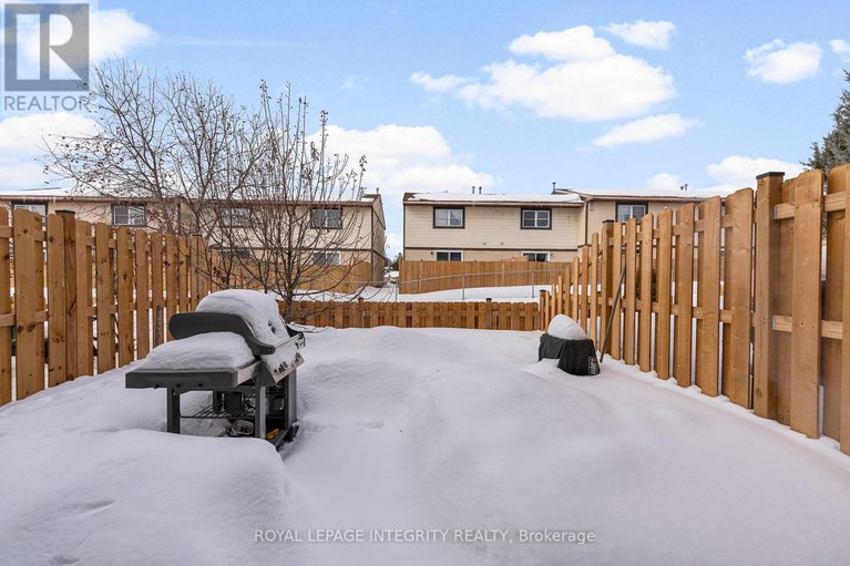 29398806/86-stokes-crescent/glencairnhazeldean/ottawa/ontario/K2L2Z4_26