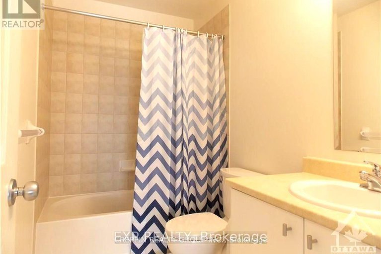 28683141/169-sorento-street/strandherd/ottawa/ontario/K2J0B6_18