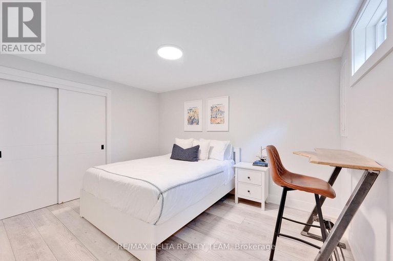 29202255/2556-gravelle-crescent/blackburn-hamlet/ottawa/ontario/K1B3A3_29