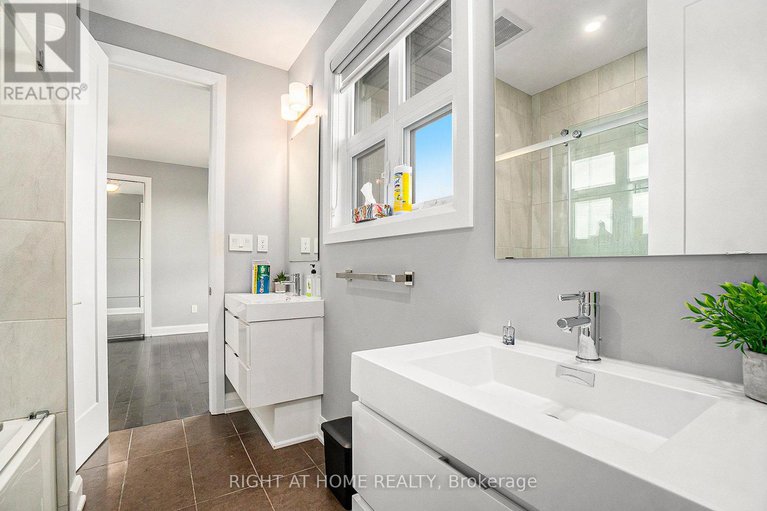 28794756/17-rideau-heights-drive/rideau-heightsrideau-river/ottawa/ontario/K2E7A7_27