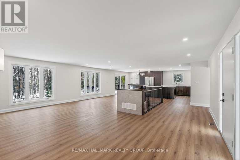 29137942/1625-royal-orchard-drive/cumberland-estates/ottawa/ontario/K4C1A9_5