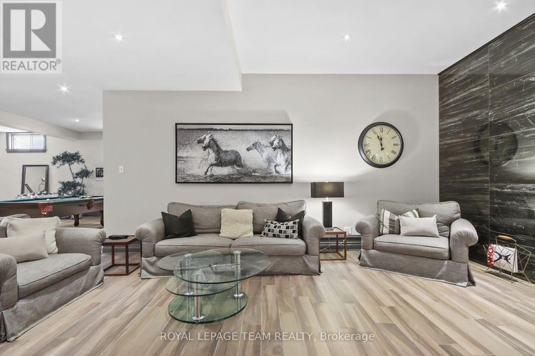 28765946/5849-queenscourt-crescent/manotick-east-to-manotick-station/ottawa/ontario/K4M1K3_34