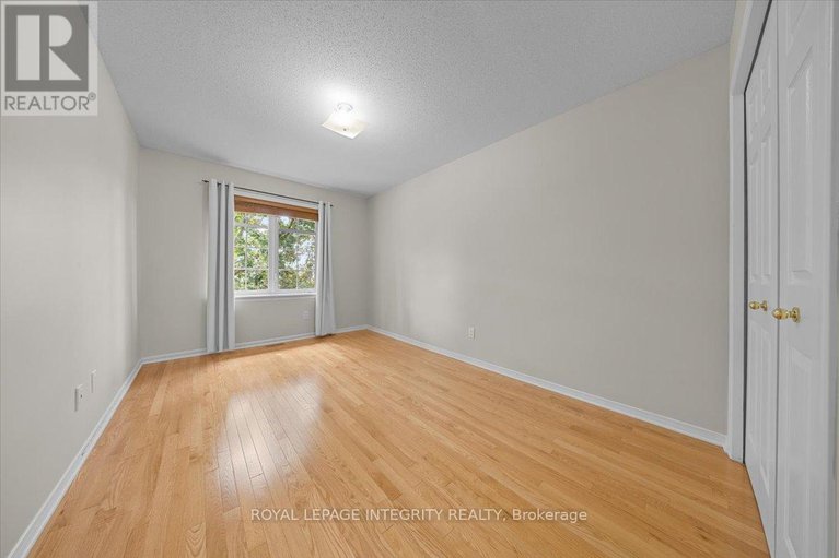 28809017/2093-bergamot-circle/springridgeeast-village/ottawa/ontario/K4A4R4_29