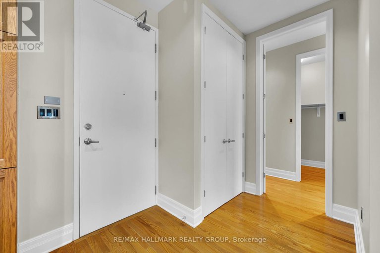 28579122/ph5-330-loretta-avenue-s/west-centre-town/ottawa/ontario/K1S4E8_4