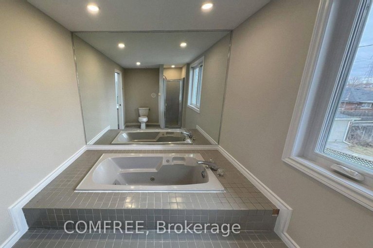 29581815/1320-notting-hill-avenue/ellwood/ottawa/ontario/K1V6T4_19