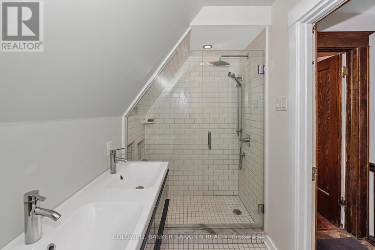 29362996/211-b-melrose-avenue/civic-hospital/ottawa/ontario/K1Y1V3_32