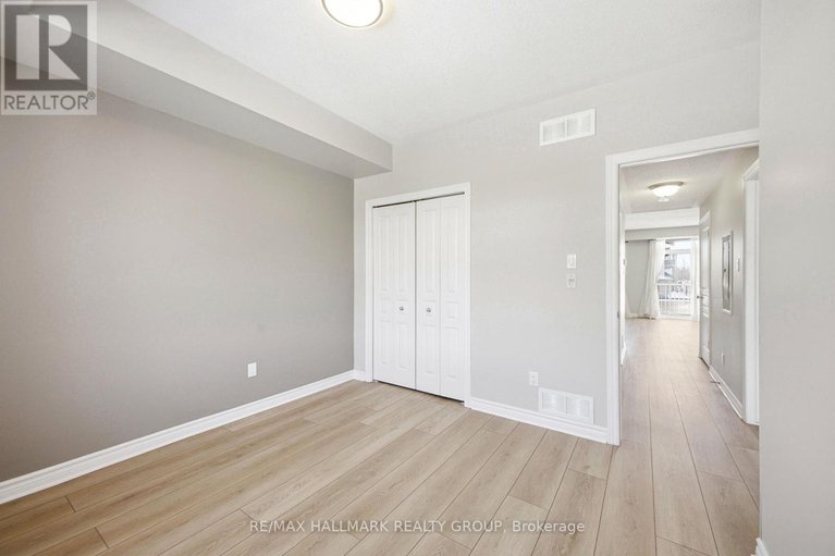 29410596/c-170-hornchurch-lane/longfields/ottawa/ontario/K2J2T3_25