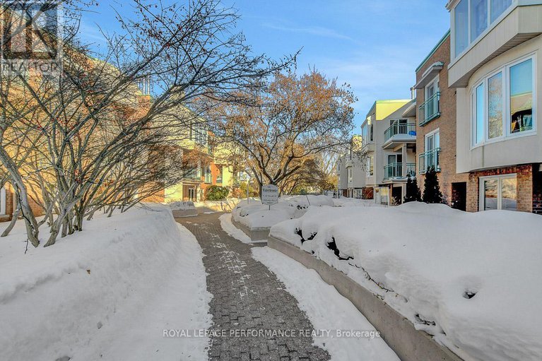 29401592/401d-1-columbus-avenue/overbrook/ottawa/ontario/K1K4L1_2