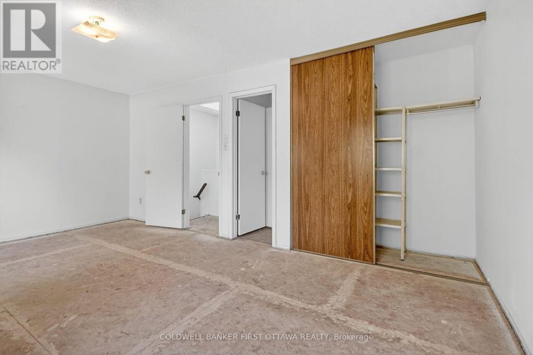 28920195/4-marielle-court/fairfield-heights/ottawa/ontario/K2B8P4_24
