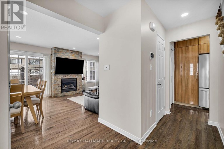 29225790/320-silbrass-private/stonebridge/ottawa/ontario/K2J5M5_9